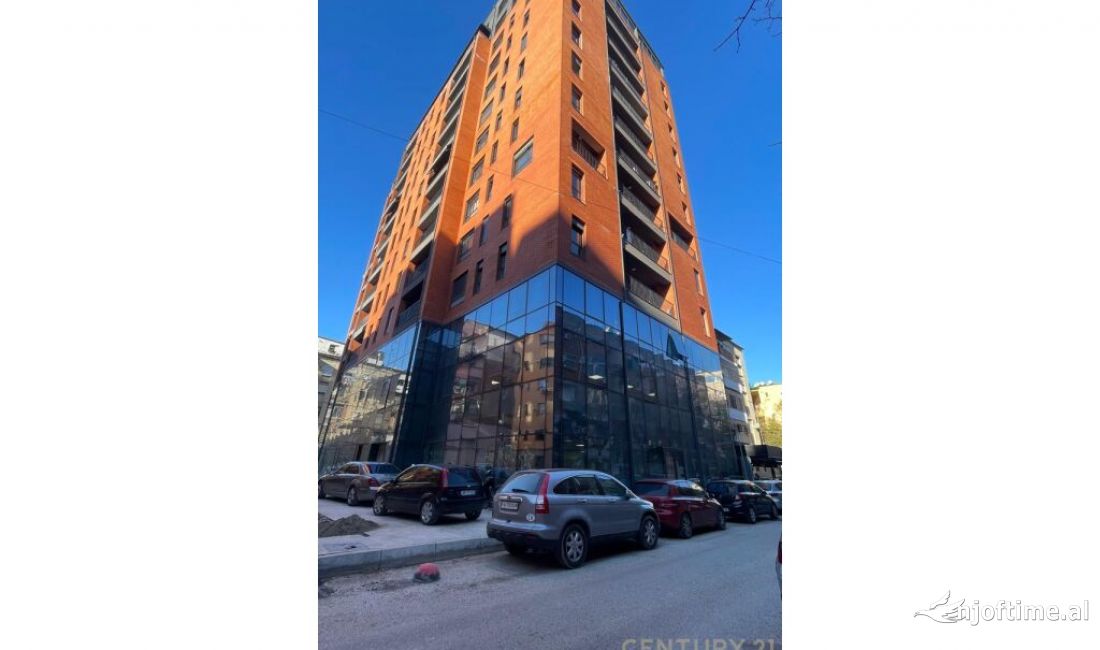 Jepet me qira ambient per zyra tek Myslym Shyri !