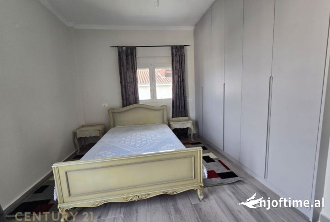 Shtepi me qera Apartament ne Tirane, 2+1, Mobilimi E mobiluar, Pagesa 500  Euro.
