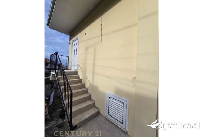 Shtepi me qera Apartament ne Tirane, 2+1, Mobilimi E mobiluar, Pagesa 500  Euro.