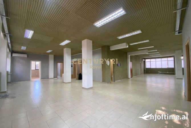 Ambient biznesi me qera 3+1 ne Tirane - 3,000 Euro