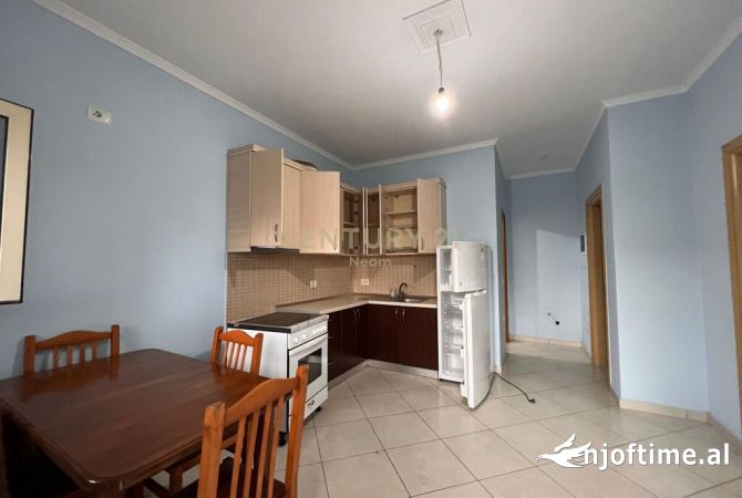 Shtepi me qera 2+1 ne Tirane - 400 Euro
