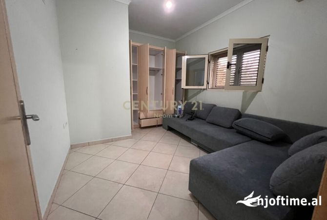 Shtepi me qera Apartament ne Tirane, 2+1, Mobilimi E mobiluar, Pagesa 400  Euro.