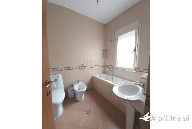 Shtepi me qera Apartament ne Tirane, 2+1, Mobilimi E mobiluar, Pagesa 500  Euro.