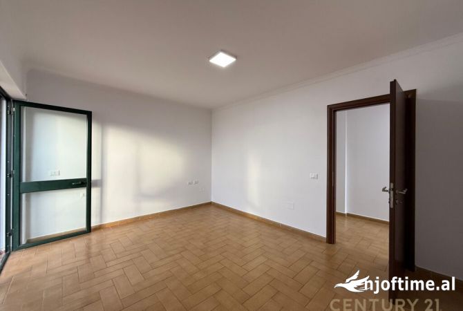 Zyra per qira tek Garda