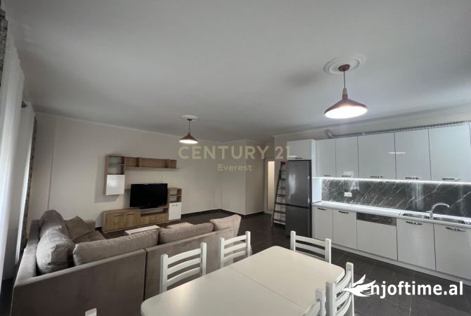 Shtepi me qera Apartament ne Tirane, 2+1, Mobilimi E mobiluar, Pagesa 1,000  Euro.