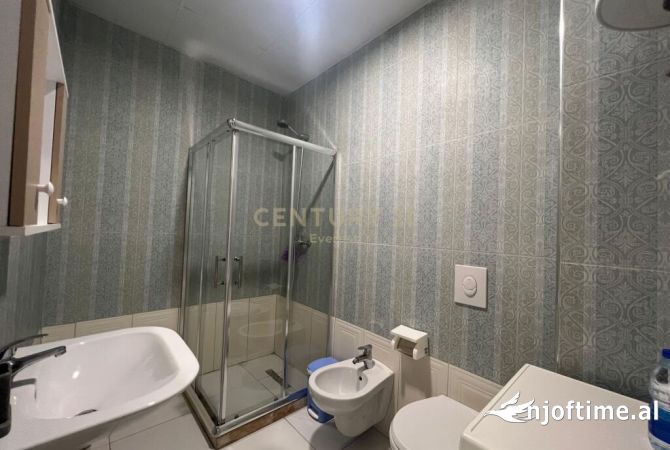 Shtepi me qera Apartament ne Tirane, 2+1, Mobilimi E mobiluar, Pagesa 1,000  Euro.