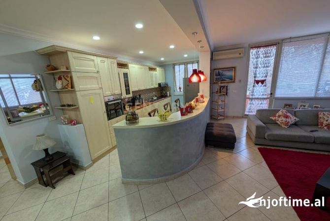 Shtepi me qera 2+1 ne Tirane - 800 Euro