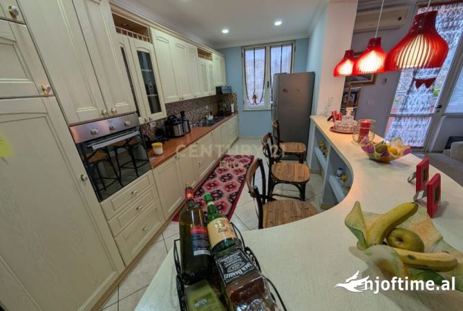 Shtepi me qera Apartament ne Tirane, 2+1, Mobilimi E mobiluar, Pagesa 800  Euro.