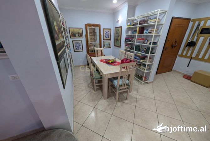 Shtepi me qera Apartament ne Tirane, 2+1, Mobilimi E mobiluar, Pagesa 800  Euro.