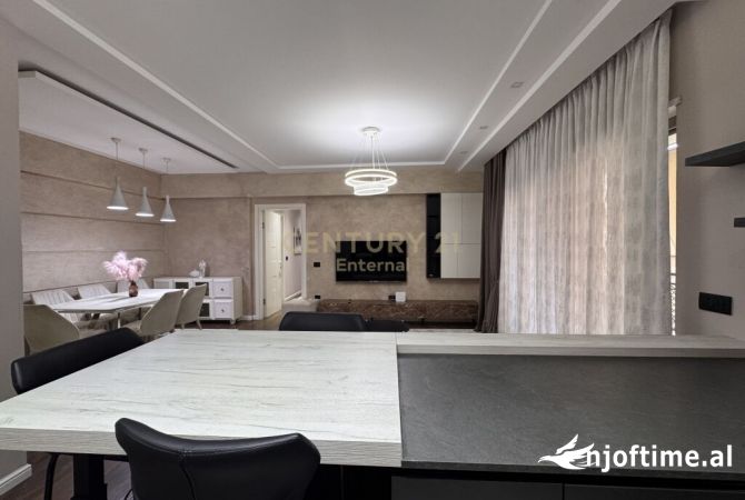 Shtepi me qera 3+1 ne Tirane - 1,900 Euro
