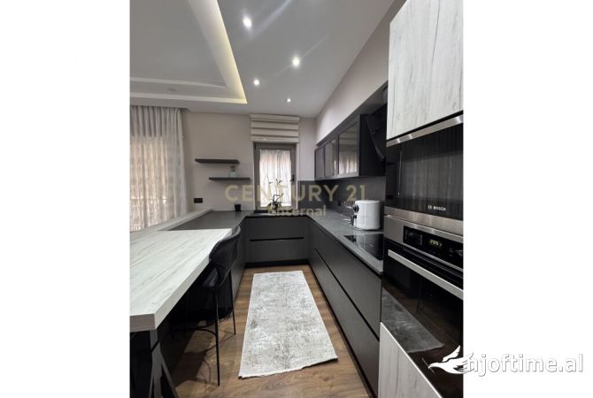 Shtepi me qera Apartament ne Tirane, 3+1, Mobilimi E mobiluar, Pagesa 1,900  Euro.