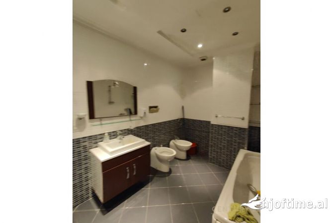 Zyre per qira tek Galeria ETC!!