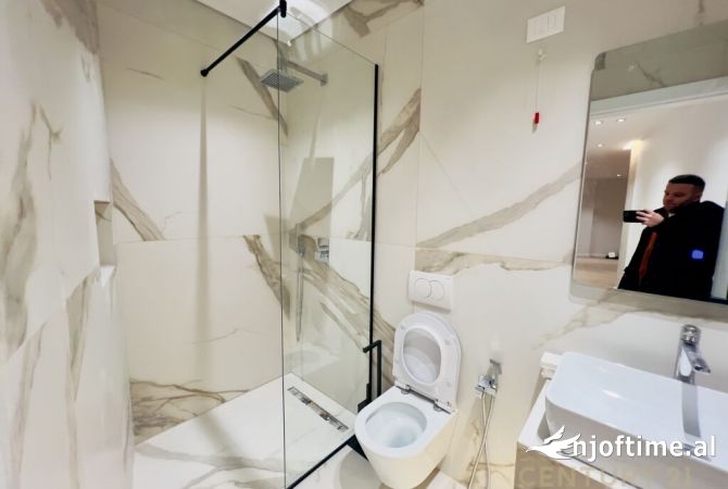 Shtepi me qera Apartament ne Tirane, 2+1, Mobilimi Bosh, pa mobiluar, Pagesa 1,500  Euro.