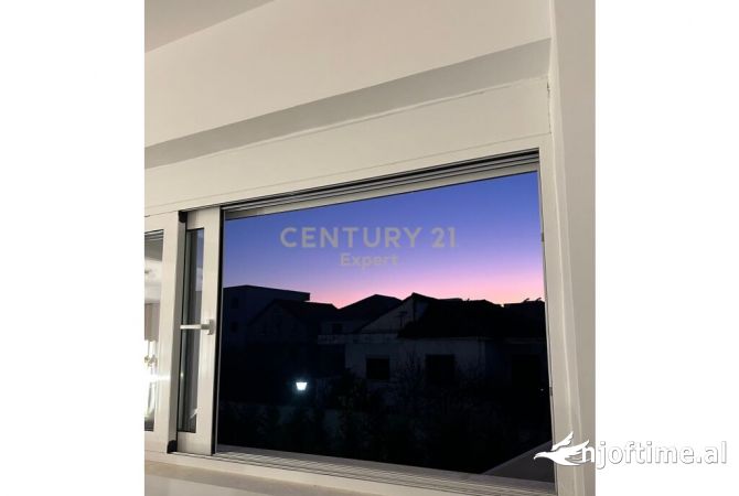 Shtepi ne shitje Apartament ne Tirane, 1+1, Mobilimi E mobiluar, Pagesa 105,000  Euro.