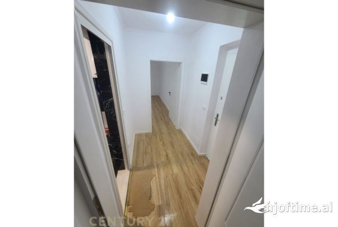 Shtepi ne shitje Apartament ne Tirane, 1+1, Mobilimi Bosh, pa mobiluar, Pagesa 120,000  Euro.