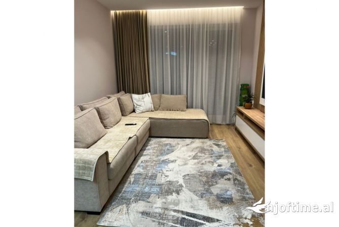 Shtepi me qera 2+1 ne Tirane - 800 Euro