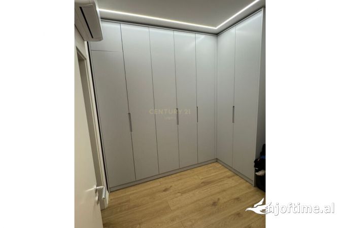 Shtepi me qera Apartament ne Tirane, 2+1, Mobilimi E mobiluar, Pagesa 800  Euro.