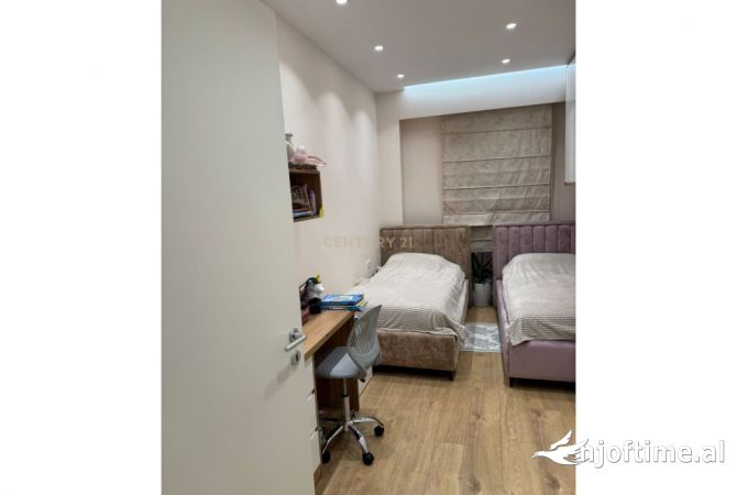 Shtepi me qera Apartament ne Tirane, 2+1, Mobilimi E mobiluar, Pagesa 800  Euro.