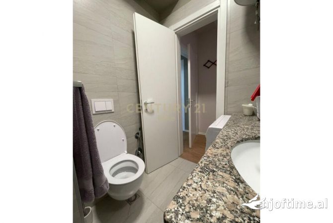 Shtepi ne shitje Apartament ne Tirane, 2+1, Mobilimi E mobiluar, Pagesa 330,000  Euro.