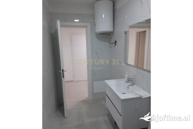 Ambient per zyra 3+1+2 Me Qera ne Sheshi Willson, Tirane!