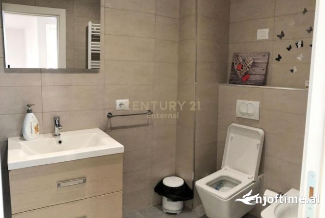 Shtepi me qera Apartament ne Tirane, 2+1, Mobilimi E mobiluar, Pagesa 1,000  Euro.