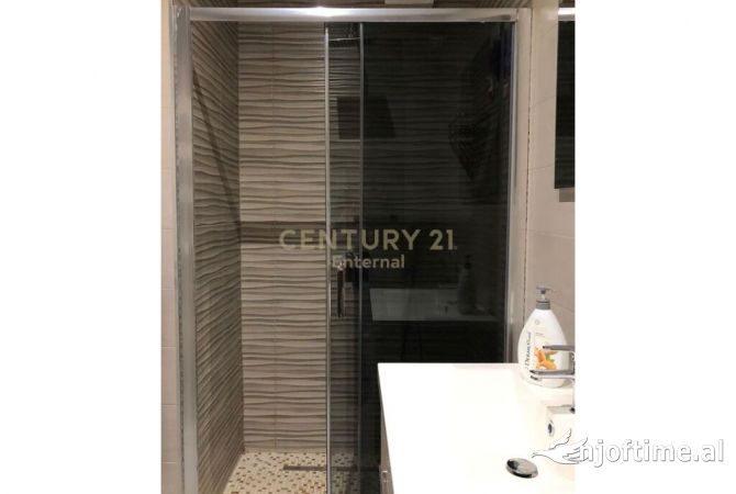 Shtepi me qera Apartament ne Tirane, 2+1, Mobilimi E mobiluar, Pagesa 1,000  Euro.