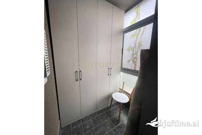 Shtepi ne shitje Apartament ne Tirane, 3+1, Mobilimi E mobiluar, Pagesa 259,000  Euro.