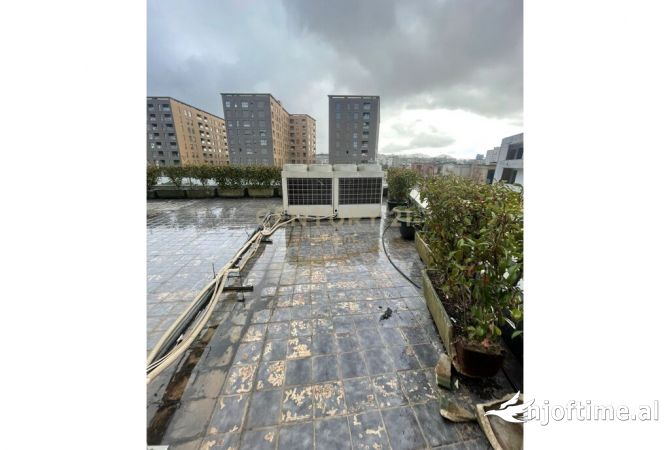 Shtepi ne shitje Apartament ne Tirane, 3+1, Mobilimi E mobiluar, Pagesa 259,000  Euro.