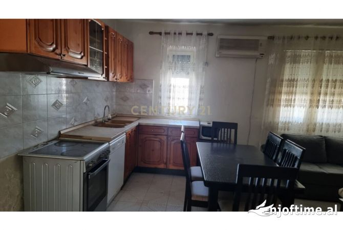 Shtepi ne shitje Apartament ne Tirane, 2+1, Mobilimi Pjeserisht e mobiluar, Pagesa 123,000  Euro.