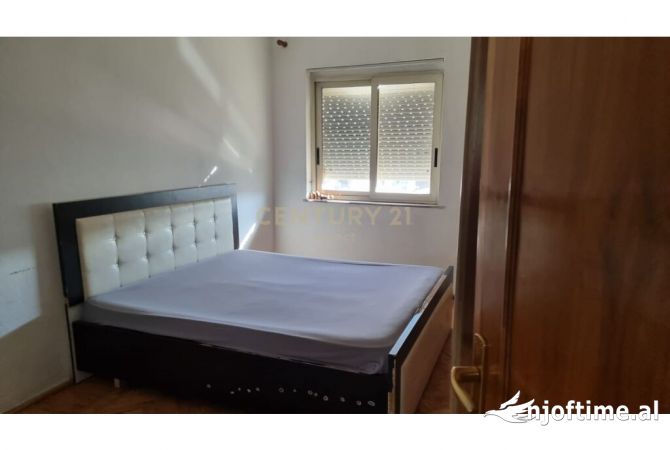 Shtepi ne shitje Apartament ne Tirane, 2+1, Mobilimi Pjeserisht e mobiluar, Pagesa 123,000  Euro.