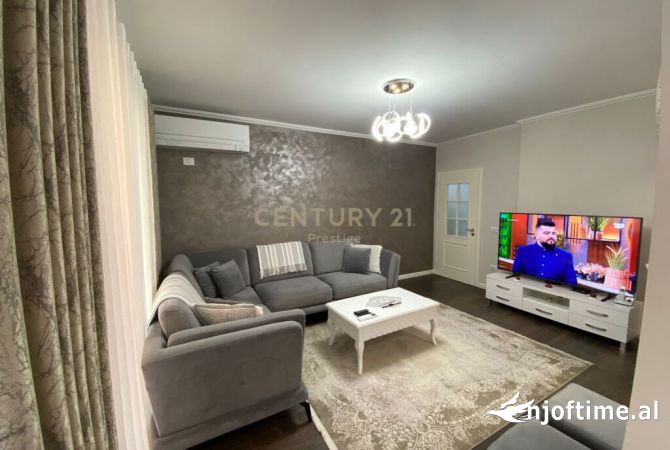 Shtepi ne shitje Apartament ne Tirane, 2+1, Mobilimi E mobiluar, Pagesa 265,000  Euro.