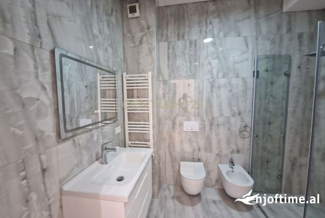 Shtepi me qera Apartament ne Tirane, 2+1, Mobilimi E mobiluar, Pagesa 800  Euro.