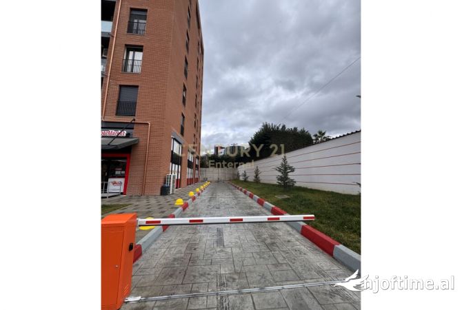 Shtepi ne shitje Apartament ne Tirane, 3+1, Mobilimi E mobiluar, Pagesa 208,000  Euro.