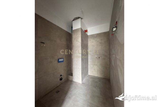 Shtepi ne shitje Apartament ne Tirane, 3+1, Mobilimi E mobiluar, Pagesa 208,000  Euro.