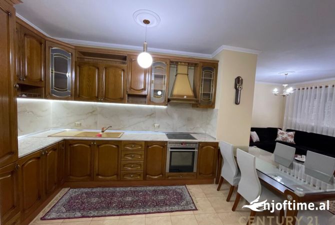 Shtepi me qera 2+1 ne Tirane - 1,000 Euro