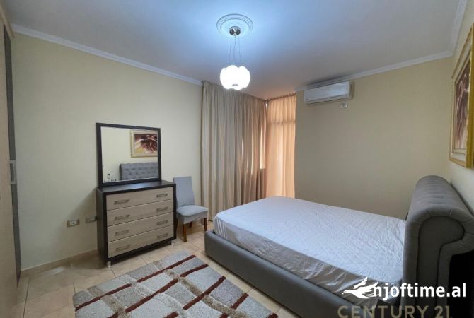 Shtepi me qera Apartament ne Tirane, 2+1, Mobilimi E mobiluar, Pagesa 1,000  Euro.