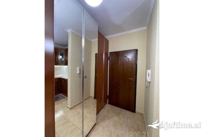 Shtepi me qera Apartament ne Tirane, 2+1, Mobilimi E mobiluar, Pagesa 1,000  Euro.