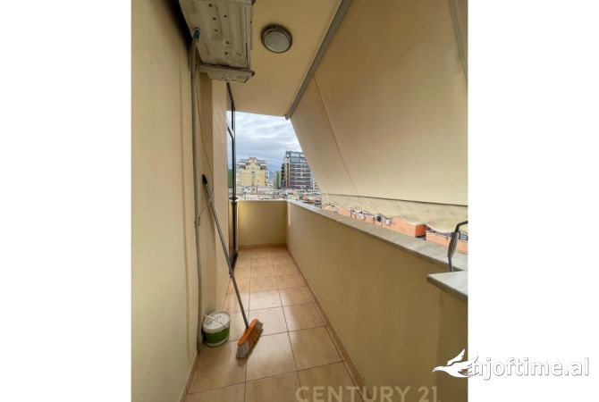 Shtepi me qera Apartament ne Tirane, 2+1, Mobilimi E mobiluar, Pagesa 1,000  Euro.