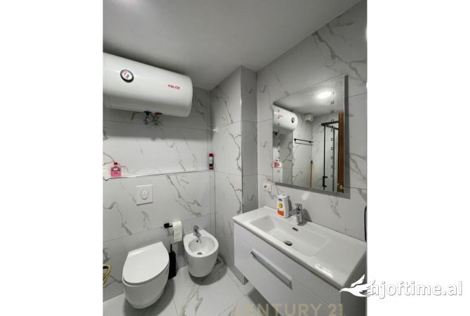 Shtepi me qera Apartament ne Tirane, 2+1, Mobilimi E mobiluar, Pagesa 1,000  Euro.