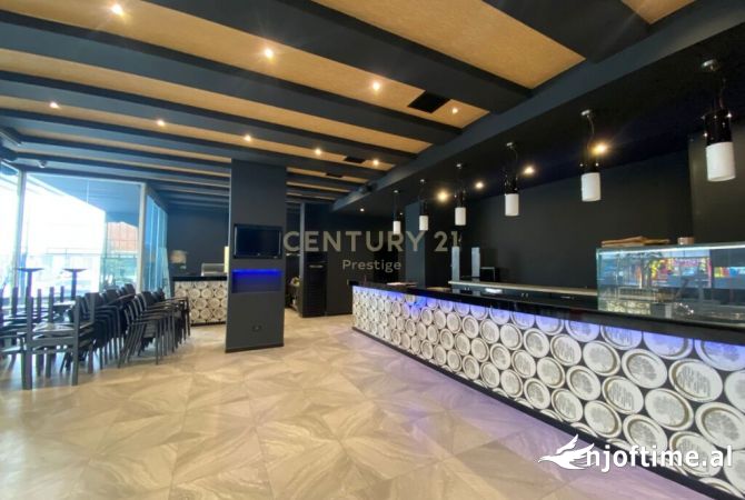 Ambient biznesi me qera 2+1 ne Tirane - 1,000 Euro
