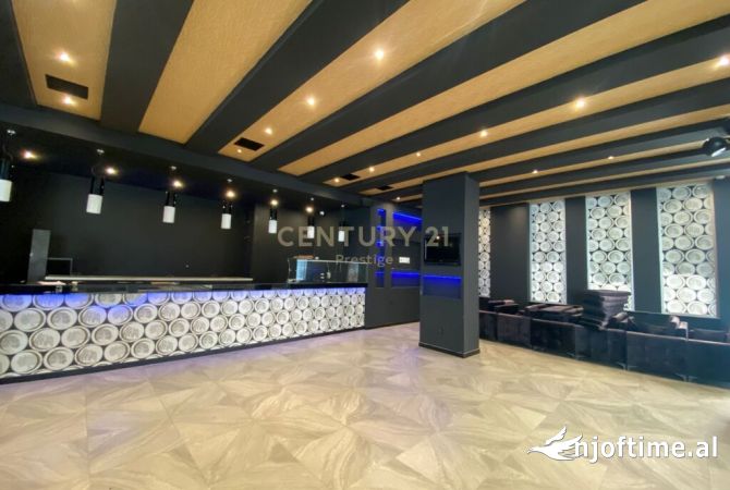 Ambient biznesi me qera 2+1 ne Tirane - 1,000 Euro