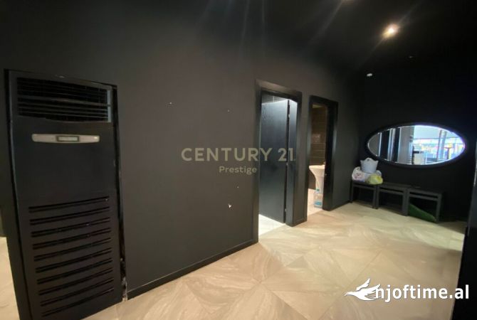 AMBIENT BAR-RESTORANT ME QIRA, I VENDOSUR NE ASTIR, TIRANE!