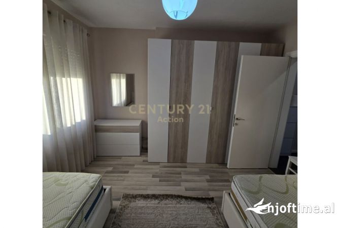 Shtepi me qera Apartament ne Tirane, 2+1, Mobilimi E mobiluar, Pagesa 800  Euro.