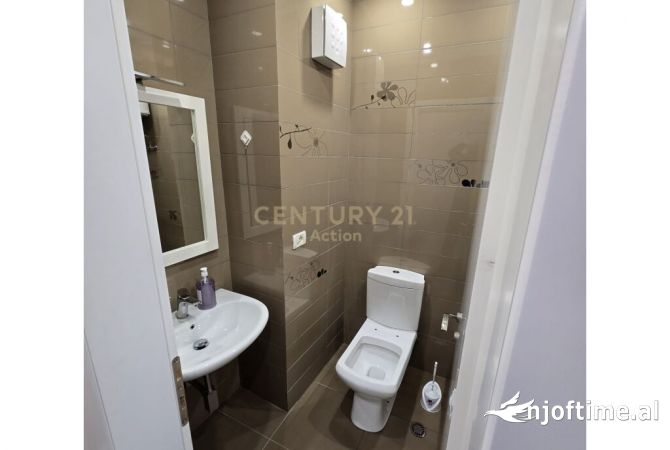 Shtepi me qera Apartament ne Tirane, 2+1, Mobilimi E mobiluar, Pagesa 800  Euro.