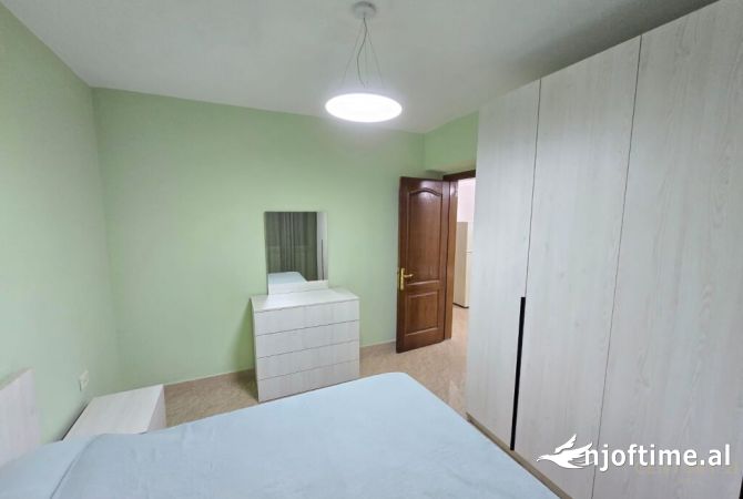 Shtepi me qera Apartament ne Tirane, 1+1, Mobilimi E mobiluar, Pagesa 550  Euro.