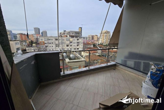 Shtepi ne shitje Apartament ne Tirane, 1+1, Mobilimi Bosh, pa mobiluar, Pagesa 189,000  Euro.