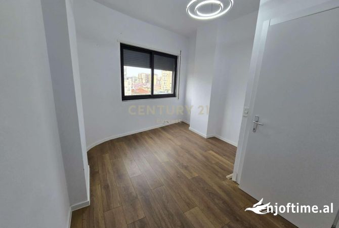 Shtepi ne shitje Apartament ne Tirane, 1+1, Mobilimi Bosh, pa mobiluar, Pagesa 189,000  Euro.