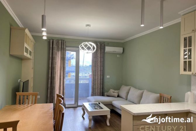 Shtepi me qera Apartament ne Tirane, 2+1, Mobilimi E mobiluar, Pagesa 900  Euro.