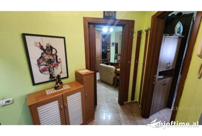 Shtepi me qera Apartament ne Tirane, 1+1, Mobilimi E mobiluar, Pagesa 550  Euro.