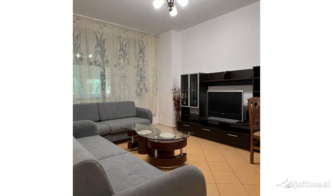 Shtepi me qera Apartament ne Tirane, 2+1, Mobilimi E mobiluar, Pagesa 900  Euro.